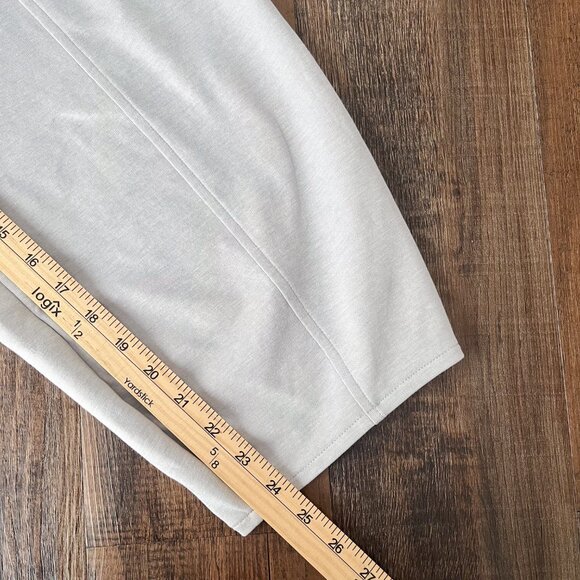 Old Navy High Waisted Barrel Leg Pant Dynamic Fleece Cropped Size Medium Gray - Picture 14 of 16